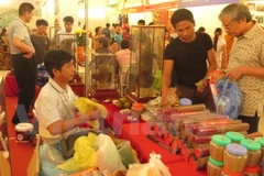 Sellan Vietnam y China contratos de 325 millones de dólares en feria comercial