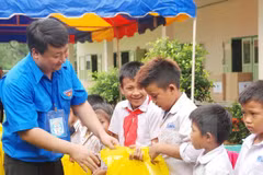 Jóvenes de Hanoi unen manos por impulsar amistad Vietnam-Laos