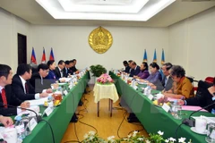 Delegación partidista vietnamita visita Cambodia