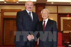 Dirigentes vietnamitas reciben al presidente de Belarús