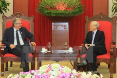 Intensifican nexos entre partidos comunistas de Vietnam y Francia