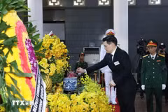 Delegación de Tailandia rinde homenaje al secretario general Nguyen Phu Trong. (Fuente: VNA)