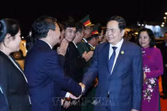 El presidente del Parlamento de Vietnam, Tran Thanh Man concluye visita a Laos y su asistencia a AIPA-45. (Fuente: VNA)