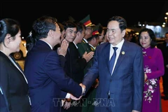 El presidente del Parlamento de Vietnam, Tran Thanh Man concluye visita a Laos y su asistencia a AIPA-45. (Fuente: VNA)