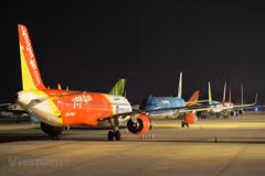 COVID-19: Etapa más difícil en la historia de industria aérea de Vietnam 
