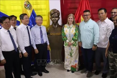 La inauguración de la estatua de Nguyen Van Troi en la escuela Graciela Navas Tovar, Venezuela (Fuente: VNA)