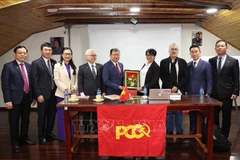 El jefe de la Comisión de Relaciones Exteriores de la Asamblea Nacional (Parlamento) de Vietnam, Vu Hai Ha, reúne con representantes del Partido Comunista de Colombia. (Fuente:VNA)
