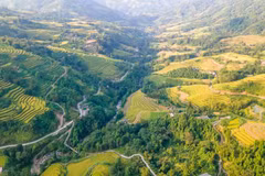 Exploran Ha Giang mediante terrazas de arroz de Hoang Su Phi