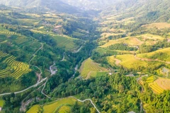 Exploran Ha Giang mediante terrazas de arroz de Hoang Su Phi