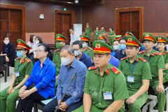 Los acusados ​​en el tribunal (Fuente: VNA)