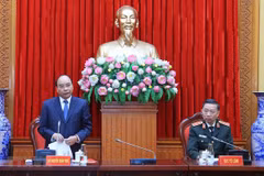  Premier de Vietnam enaltece aportes de la policía popular a desarrollo nacional
