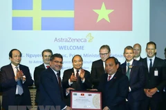 Visita Premier de Vietnam planta de grupo farmacéutico líder de Suecia 