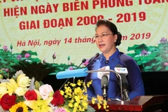 Honran a colectivos e individuos por sus contribuciones a la defensa de Vietnam 
