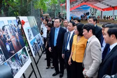 Presentan en Ninh Binh exposición fotográfica sobre el mar e islas de Vietnam