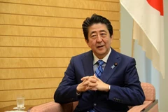 Seguirán creciendo nexos Vietnam-Japón, sostiene Shinzo Abe en entrevista concedida a VNA 