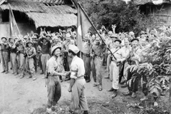 Máximo dirigente de Laos resalta imagen de combatientes voluntarios vietnamitas