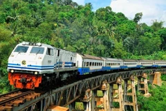 Indonesia y Japón firman acuerdo para construcción del ferrocarril Yakarta- Surabaya