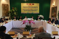 Valoran medidas para fortalecer los lazos entre agricultores de Vietnam, Laos y Camboya
