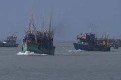 Rescatan a decenas de marineros vietnamitas accidentados en el mar