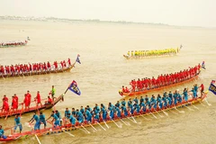 Nutrida participación en el Festival del Agua en Camboya