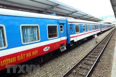Aumentan fuerte el número de pasajeros que viajan en tren internacional Hanoi-Nanning 