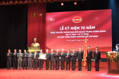 Honran contribuciones de Comisión de Relaciones Exteriores del Partido Comunista de Vietnam