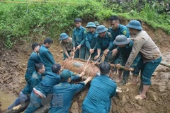 Mitin en Vietnam en respuesta al Día Internacional contra las minas
