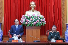  Premier de Vietnam enaltece aportes de la policía popular a desarrollo nacional