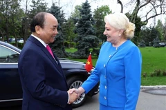 Viorica Dancila preside acto de bienvenida al primer ministro vietnamita en Bucarest