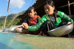  Papel sagrado de minoría étnica vietnamita para rituales espirituales 