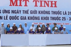 Firman en provincia de Ninh Binh compromiso nacional contra el tabaquismo 