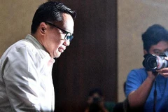 Acusan a ministro indonesio de corrupción