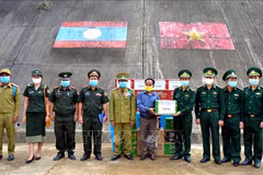 Guardia fronteriza vietnamita felicita a sus homólogos laosianos en ocasión del festival Bunpimay