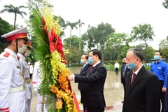 Autoridades de Hanoi rinden homenaje a Lenin en aniversario 150 de su natalicio 