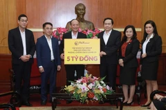 Más de 12 millones de dólares recaudados para apoyar la lucha contra el coronavirus en Vietnam