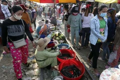 Camboya aumenta producción de fideos instantáneos en medio de brote de COVID-19