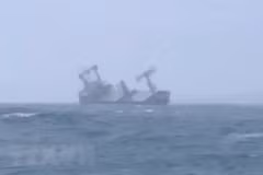 Rescatan a 11 marineros de barco panameño accidentado en aguas vietnamitas