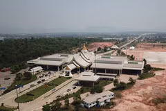 Cierran puente de amistad Tailandia-Laos por COVID-19