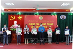 Apoyan a pobladores afectados por la epidemia de COVID-19 en provincia vietnamita de Bac Giang