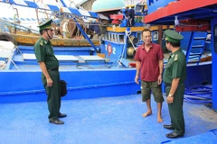 Provincia vietnamita supervisa instalación de equipos de monitoreo en barcos pequeros