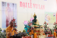 Celebran ceremonia budista de Vu Lan para seguidores de origen vietnamita en Laos