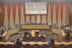 El embajador Dang Hoang Giang, jefe de la misión permanente de Vietnam ante la Organización de las Naciones Unidas (ONU) interviene en la sesión. (Fuente: VNA)