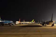 Aviones de aerolíneas en el aeropuerto internacional de Noi Bai. (Foto: Vietnam+)