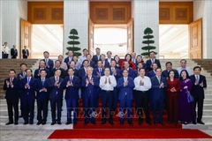 El primer ministro de Viertnam, Pham Minh Chinh, el presidente de la Asamblea Nacional, Tran Thanh Man, y los miembros del gobierno vietnamita (Fuente: VNA)
