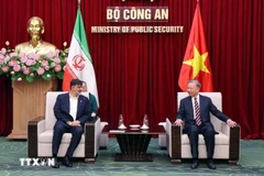 El ministro de Seguridad Pública de Vietnam, To Lam, y el comandante en jefe del Comando de Aplicación de la Ley de Irán, Ahmad Reza Radan (Fuente: VNA) 