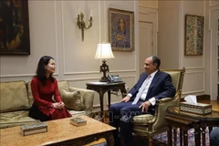 La vicecanciller vietnamita Nguyen Minh Hang en la visita de cortesía al ministro de Asuntos Exteriores, Migración y Expatriados Egipcios, Badr Abdelatty. (Fuente: VNA)