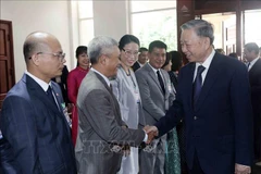 El presidente de Vietnam, To Lam, se reúne con comunidad de connacionales en Laos (Fuente: VNA)