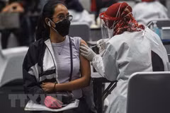 Indonesia aplicará vacuna contra el COVID-19 a empleados de hoteles y restaurantes