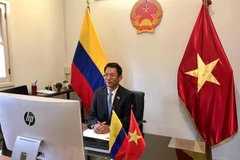 Embajador de Vietnam entrega cartas credenciales al presidente de Colombia
