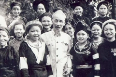Realizan exposición sobre seguimiento del ejemplo moral y pensamiento de Ho Chi Minh